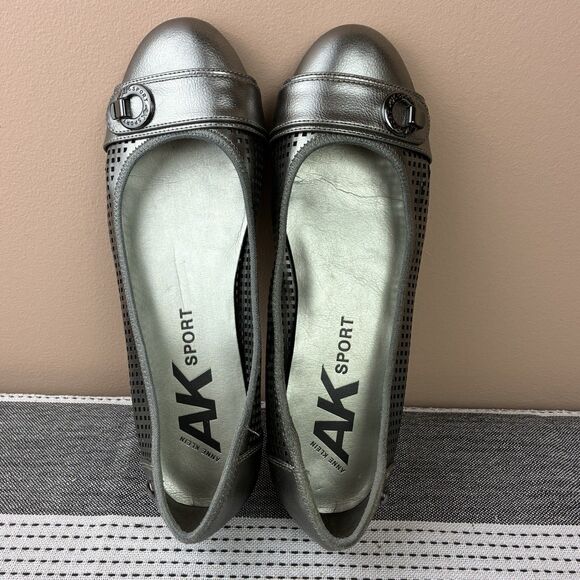 Ann Klein Sport Women’s Silver Ballet Flats Size 8.5 - Picture 6 of 8
